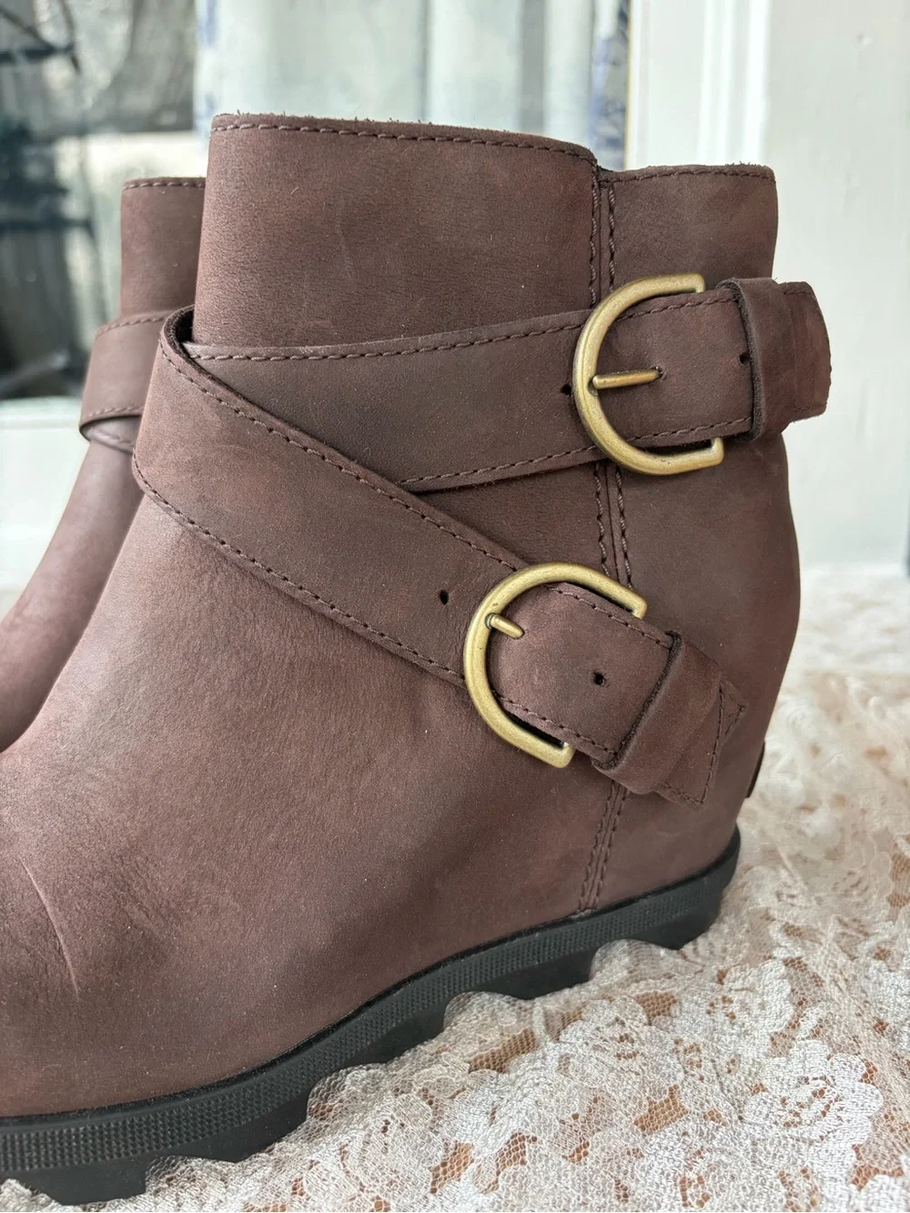 Sorel wedge ankle